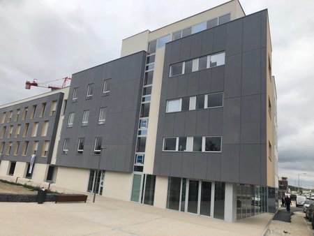 location de local commercial de 285 m² à bezannes - 51430