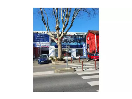 location de local commercial de 157 m² à bagneux - 92220