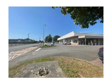 location de local commercial de 985 m² à saint-étienne-de-montluc - 44360