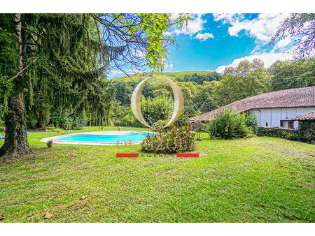 saint-pee-sur-nivelle/cherchebruit - grande maison avec piscine et jardin dans un environn