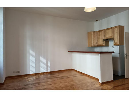 location appartement 2 pièces 54 m² cahors (46000)