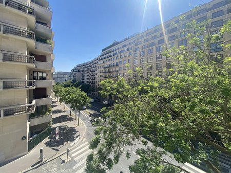 appartement familial et de réception en angle avec balcon