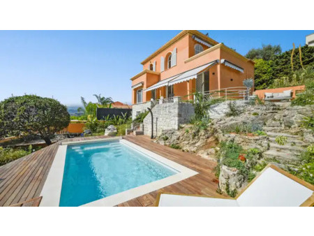 villa avec piscine et terrasse nice (06)