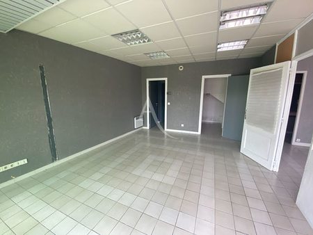 location locaux professionnels 42.91 m²