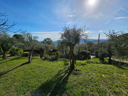 terrain grasse 983 m2