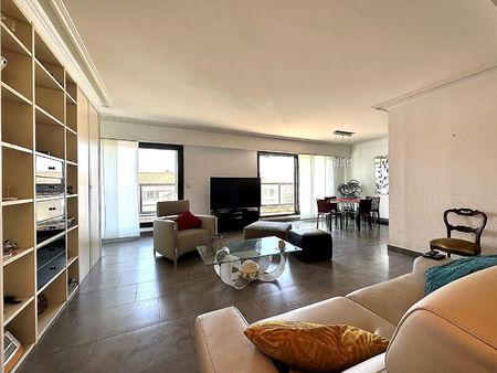 appartement trois pièces de 105 m² avenue camus avec double box  terrasse et cave