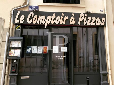 restaurant/ pizzeria
