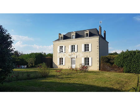 vente maison à château-gontier-sur-mayenne (53200) : à vendre / 252m² château-gontier-sur-