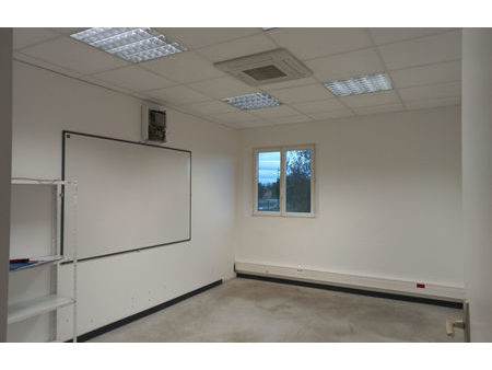 location bureau 240 m² saint-palais (64120)