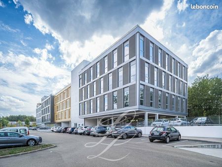 bureaux 815 m²