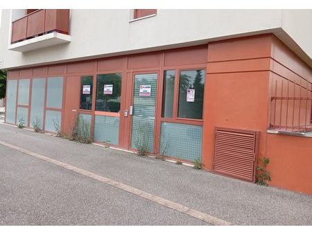 local commercial 117 m²