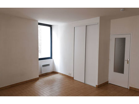 location appartement 2 pièces 40 m² cahors (46000)