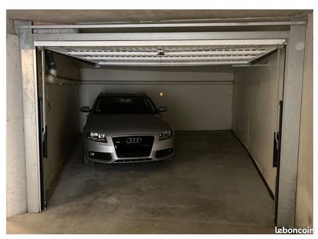 garage 30 m2 box fermé (accès handicapés) - quartier saint hélier - 15 min à pied de la ga