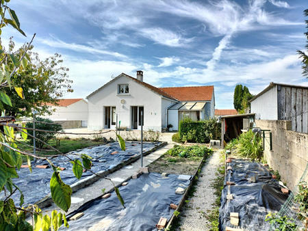 vente maison à saint-julien-des-landes (85150) : à vendre / 150m² saint-julien-des-landes