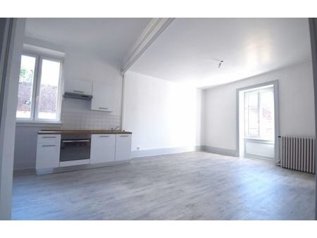 location appartement 3 pièces 85 m² gray (70100)