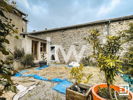 ensemble immobilier de 3 maisons à saint-amand-jartoudeix