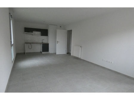 location appartement 4 pièces 75 m² frouzins (31270)
