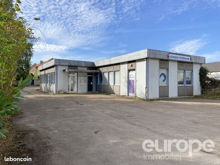 local commercial 250 m² avallon