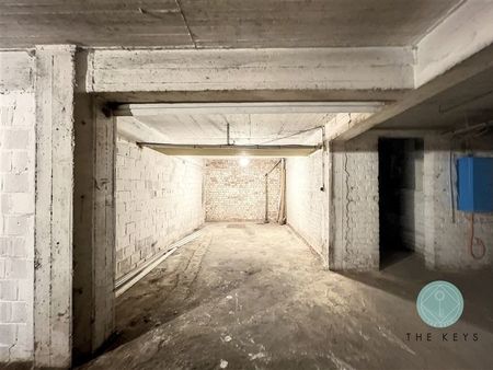 molière-brugmann / garage box en sous-sol