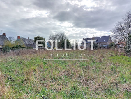 terrain constructible folligny 700 m2