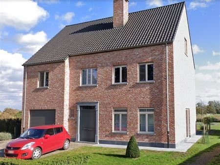 huis te koop in outrijve met 3 slaapkamers