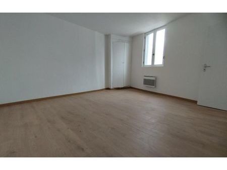 location appartement 3 pièces 63 m² apt (84400)