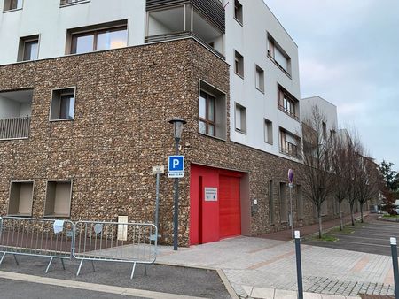 location places de parking au pied de la gare ermont eaubonne