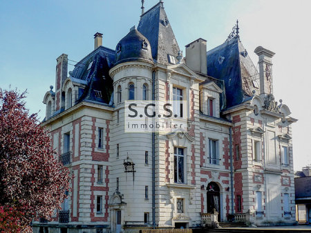 château du 19ème siècle  de style napoléon 3  avec hotel et