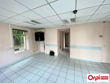 local commercial 135 m²