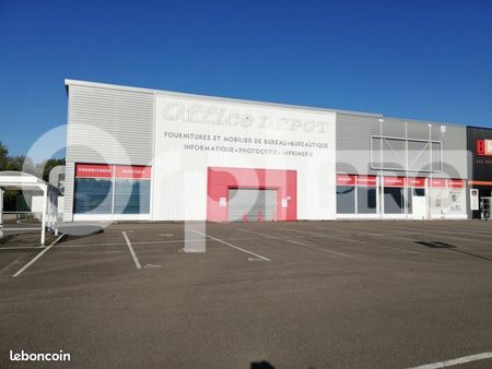 local commercial 1 457 m²