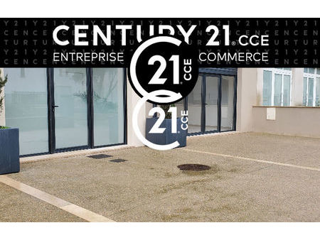 location commerce 100 m² la môle (83310)