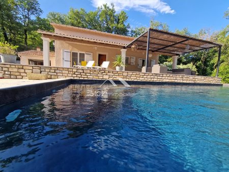 maison 140 m² habitable sur 5900 m² de terrain avec piscine