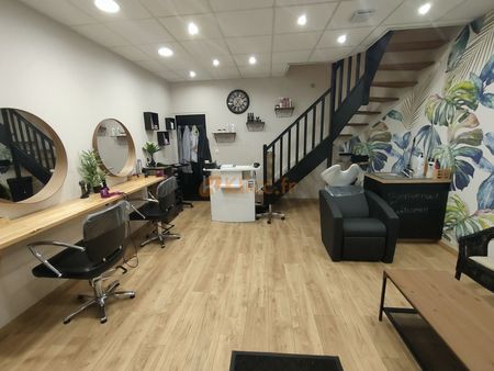 salon de coiffure 57 m² cany-barville