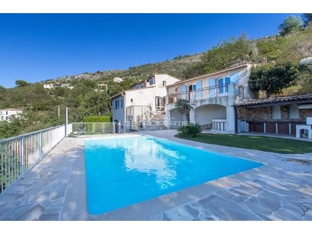 aspremont  belle villa néo-provençale avec piscine et décoration contemporaine