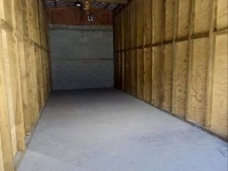 espace de stockage  depot  garage  de 30m2 (103m3)