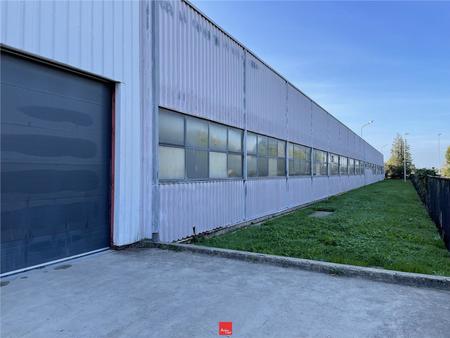 entrepôt à acheter de 2 706 m² à saint-étienne-de-crossey - 38960