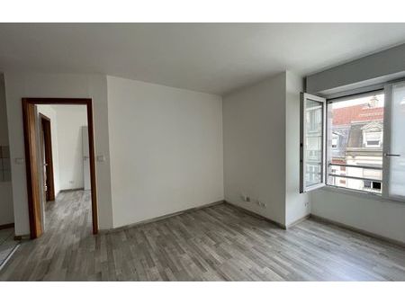 vendu : appartement 2 pièces 44 m² belfort (90000)