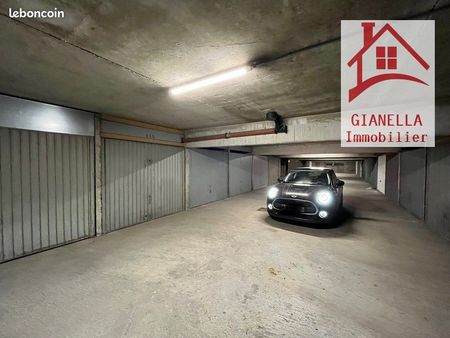 garage/box 120 m² saint etienne