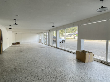 local commercial 150m2