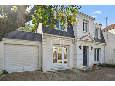 maison 5 pièces - 136 m2 avec terrasse  jardin et garage