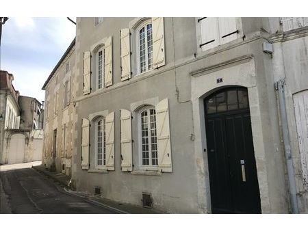 vente maison 8 pièces 170 m² barbezieux-saint-hilaire (16300)