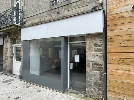 local commercial fougères 50 m2