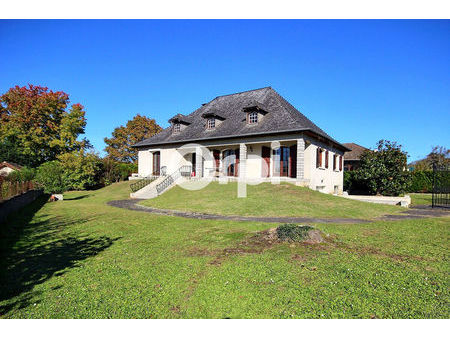 vente maison 4 pièces 130m2 pontacq 64530 - 244000 € - surface privée