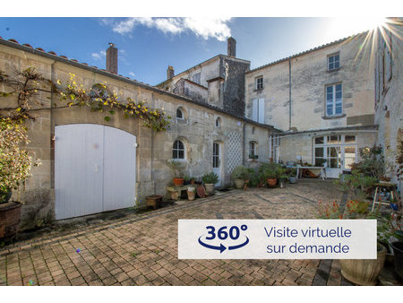 demeure de charme  359 m2  6 chambres  dépendances  jardin