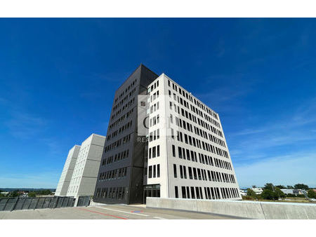 location bureau 631 m² décines-charpieu (69150)