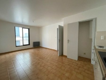 location appartement  37 m² t-1 à vallon-pont-d'arc  400 €