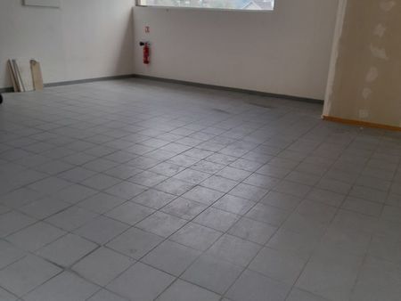 local commercial 145m²