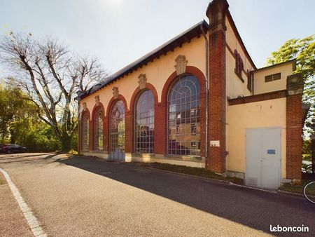 local commercial 225 m²