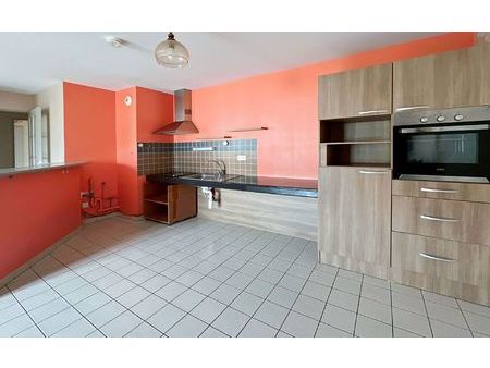 location appartement  63.49 m² t-3 à albert  654 €