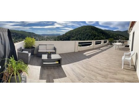 très beau haut de villa avec terrasse de 60m² et vue panoramique